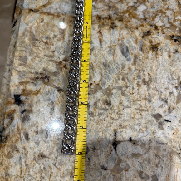 David Yurman curb chain bracelet. Never worn. Still in box - Picture 3 of 3